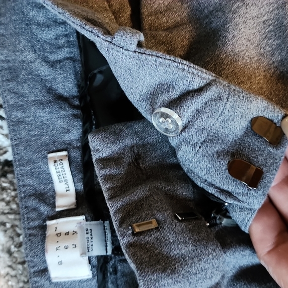 Capri Dress Pants Size 8 - Picture 4 of 5